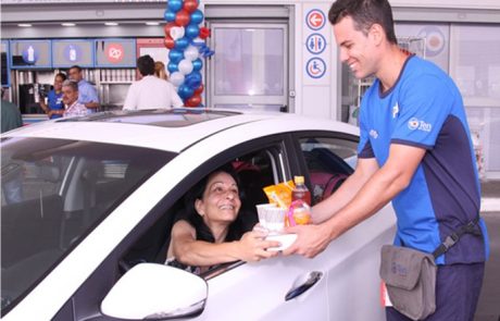 רכב חברה? לא בטוח, אבל כמה קלאסה. כנסו כדי לראות את סיכום השנה של מזראטי ופרארי. בקרוב אצלכם, כמו שאומרים